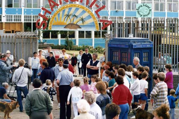 Hi-de-hi campers! Way back in 1987 Wales was a favourite location for the filming of Doctor Who. Heres a great pic of cast and crew at Barry Island Holiday Park for the Delta and the Bannerman episode during the Sylvesta McCoy Doctor days