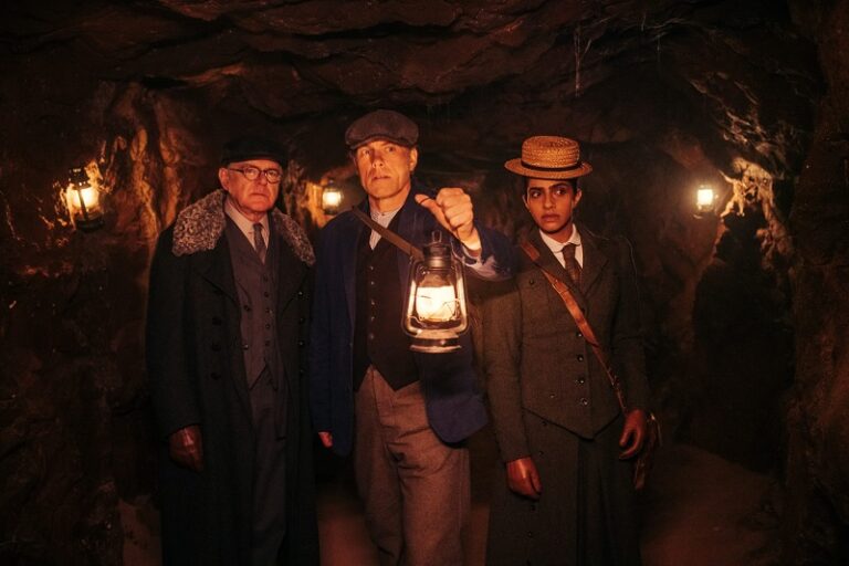 doctor-who-flux-survivors-of-the-flux-tomb-raiding-831785702